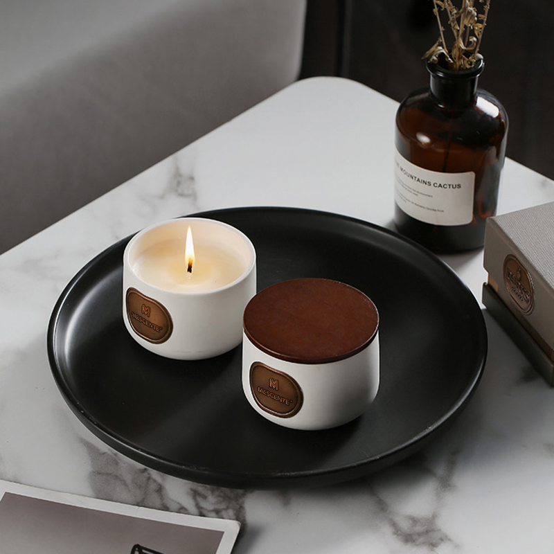 مجموعة شمع جوز الهند المعطرة المخصصة من السيراميك الخاص من M&Scent