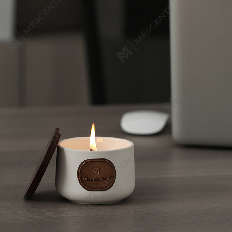 مجموعات هدايا شموع جوز الهند المصنوعة من السيراميك المعطر حسب الطلب من M&Scent