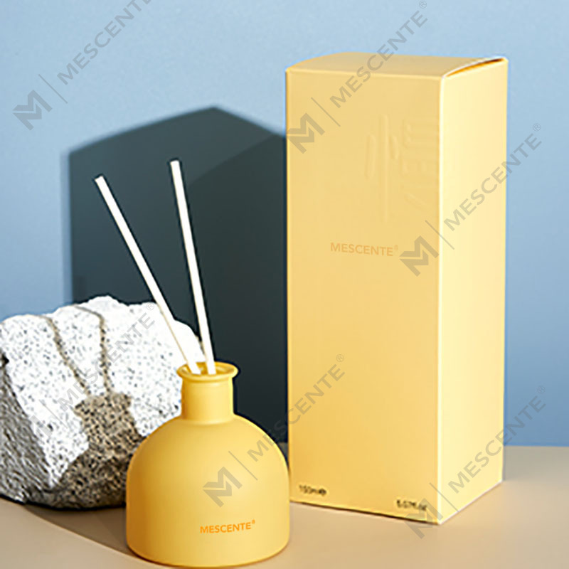 موزع عطر فاخر من M&Scent برائحة زيت عطري مع أعواد من الخيزران