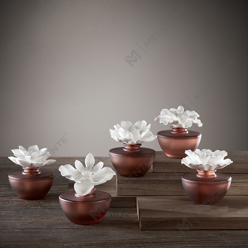 عطر وايت فلاور الصغير برائحة القصب وزيت موزع الروائح، مجموعة هدايا موزعات القصب التايلاندية