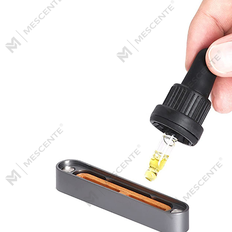 عطر معطر للهواء برائحة السيارة المعلقة بشعار مخصص فاخر من M&Scent