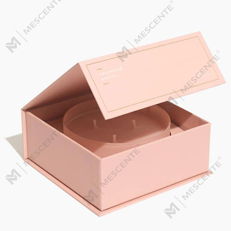 شموع فاخرة كبيرة الحجم من M&Scent بثلاثة فتائل معطرة وغطاء خشبي