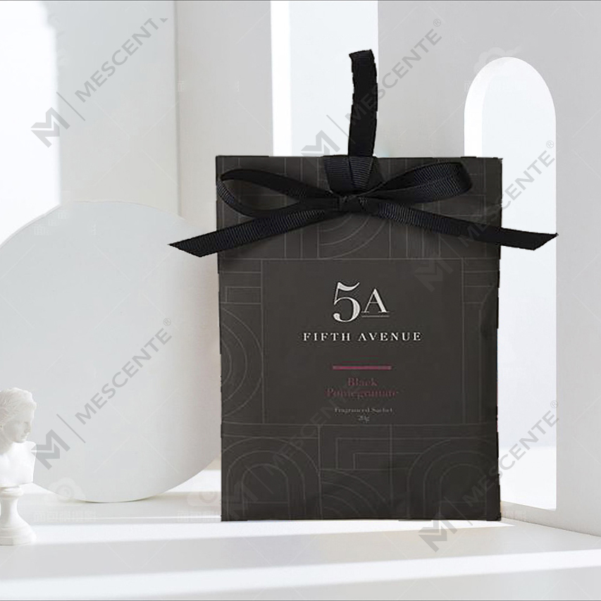 أكياس معلقة معطرة للأدراج والخزانات، وأكياس ورقية للعلاج بالروائح العطرية