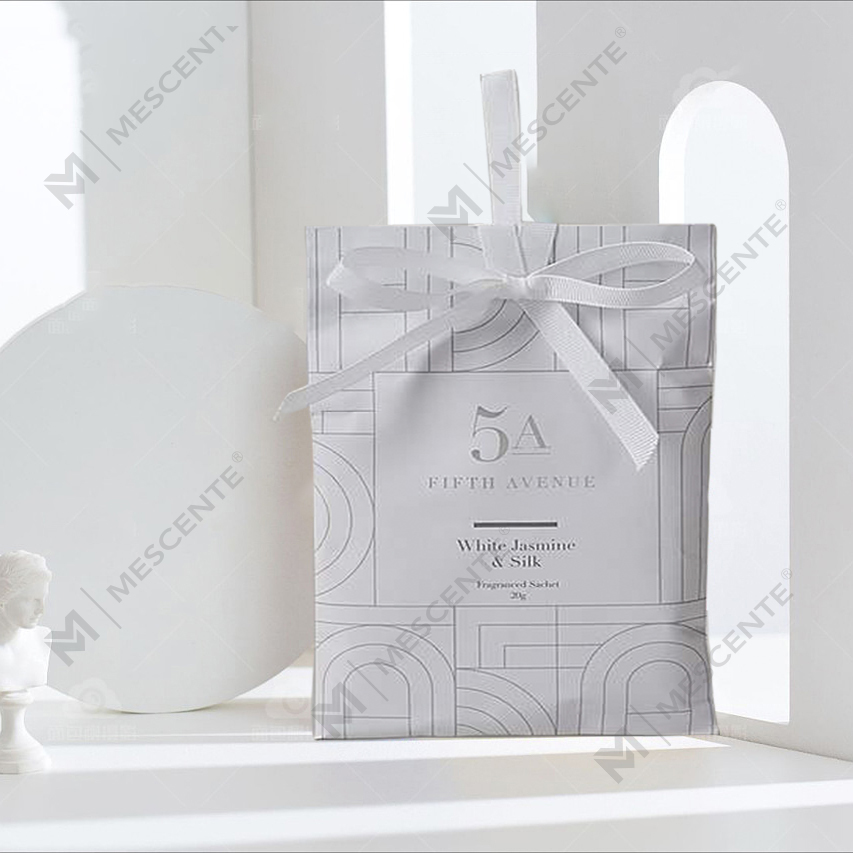 أكياس معلقة معطرة للأدراج والخزانات، وأكياس ورقية للعلاج بالروائح العطرية