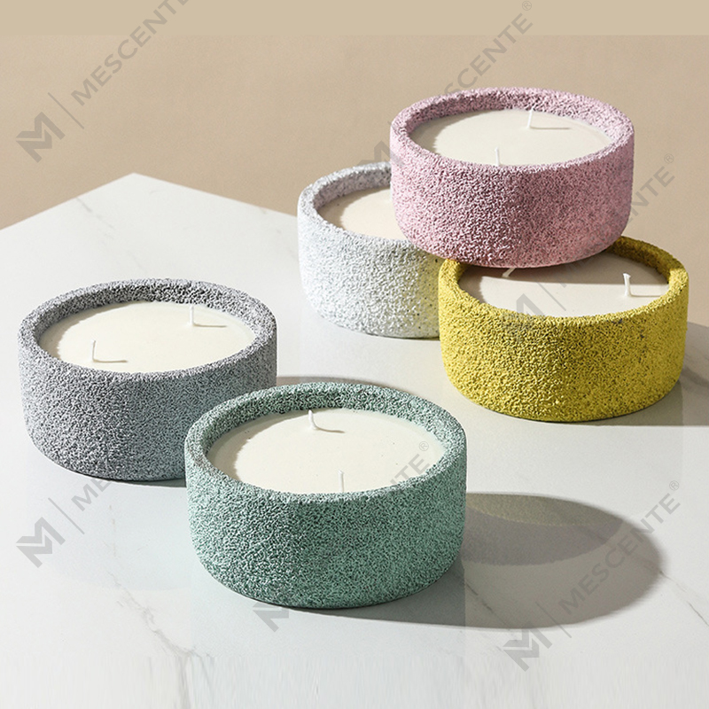 شموع عمودية روحية فاخرة مصنوعة يدويًا بشعار M&Scent مصنوعة من الزجاج المعطر مع بلورات، شمعة بثلاث فتائل