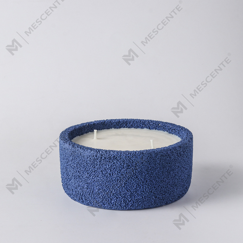 شموع عمودية روحية فاخرة مصنوعة يدويًا بشعار M&Scent مصنوعة من الزجاج المعطر مع بلورات، شمعة بثلاث فتائل