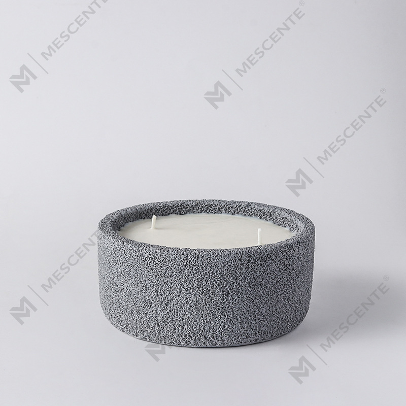 شموع عمودية روحية فاخرة مصنوعة يدويًا بشعار M&Scent مصنوعة من الزجاج المعطر مع بلورات، شمعة بثلاث فتائل