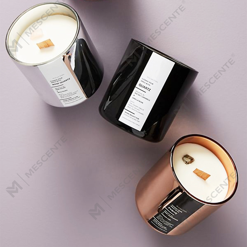 شموع الصويا المعطرة بالشاي الأبيض من ماركة Mescente الخاصة في مرطبانات