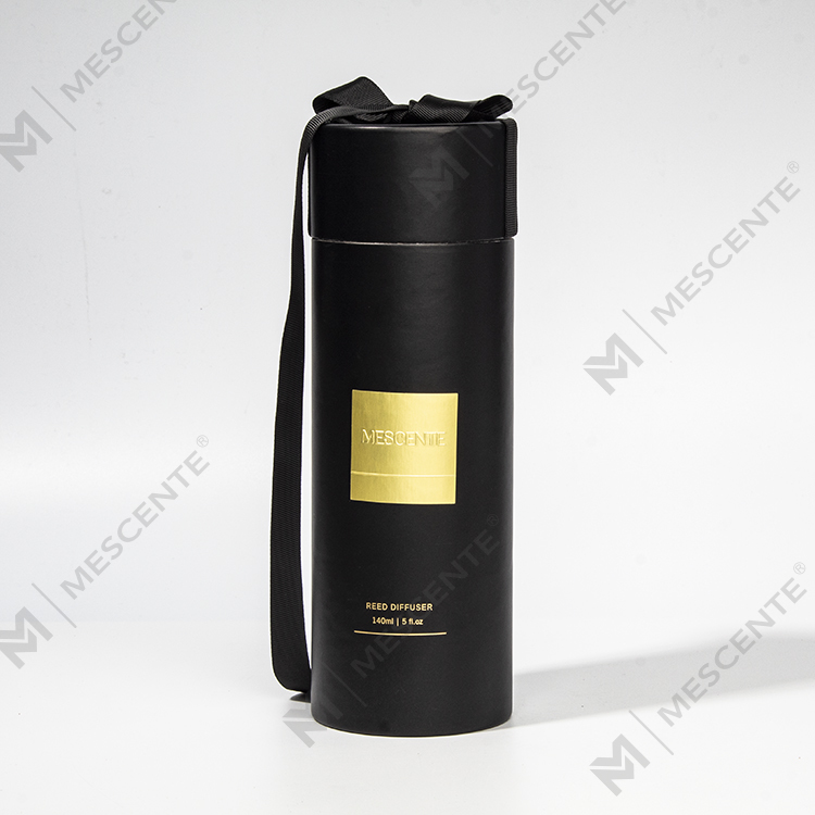 مجموعة هدايا معطر جو منزلي خاص من M&Scent مع مجموعة أعواد موزع القصب