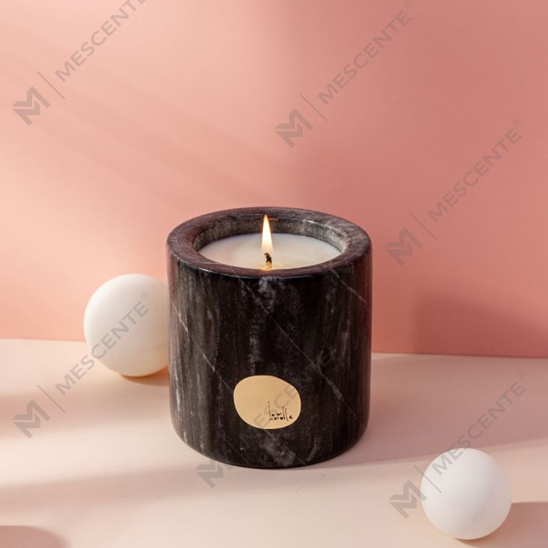 حاملات خزفية فاخرة مخصصة بعلامة خاصة، شمعات زيت جوز الهند العطرية المُوسَّعة بزهور مجففة وتحمل علامة 