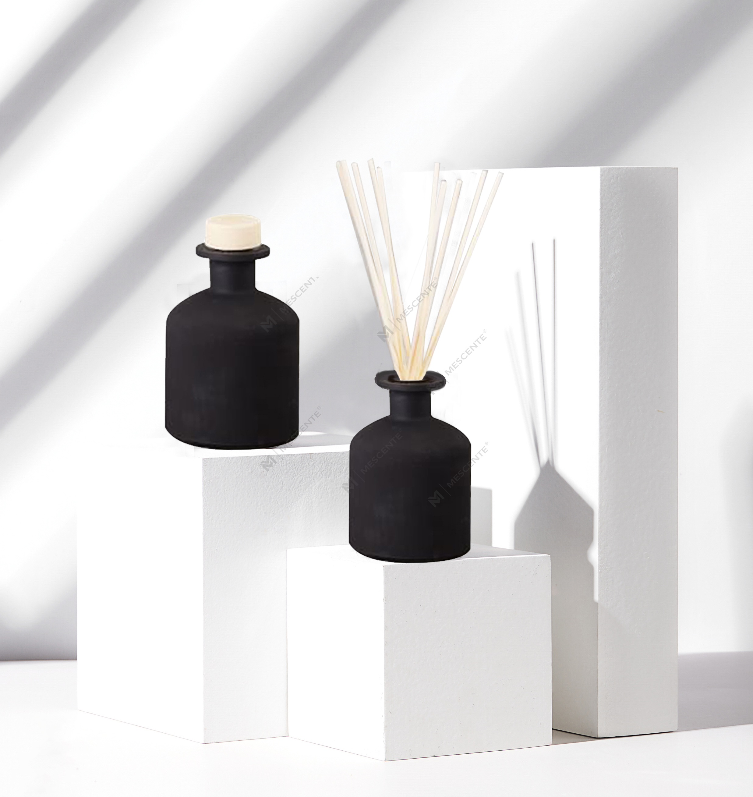 موزع زيت عطري فاخر من ميسينتي بسعة 180 مل مع زجاجة زجاجية مخصصة للفنادق