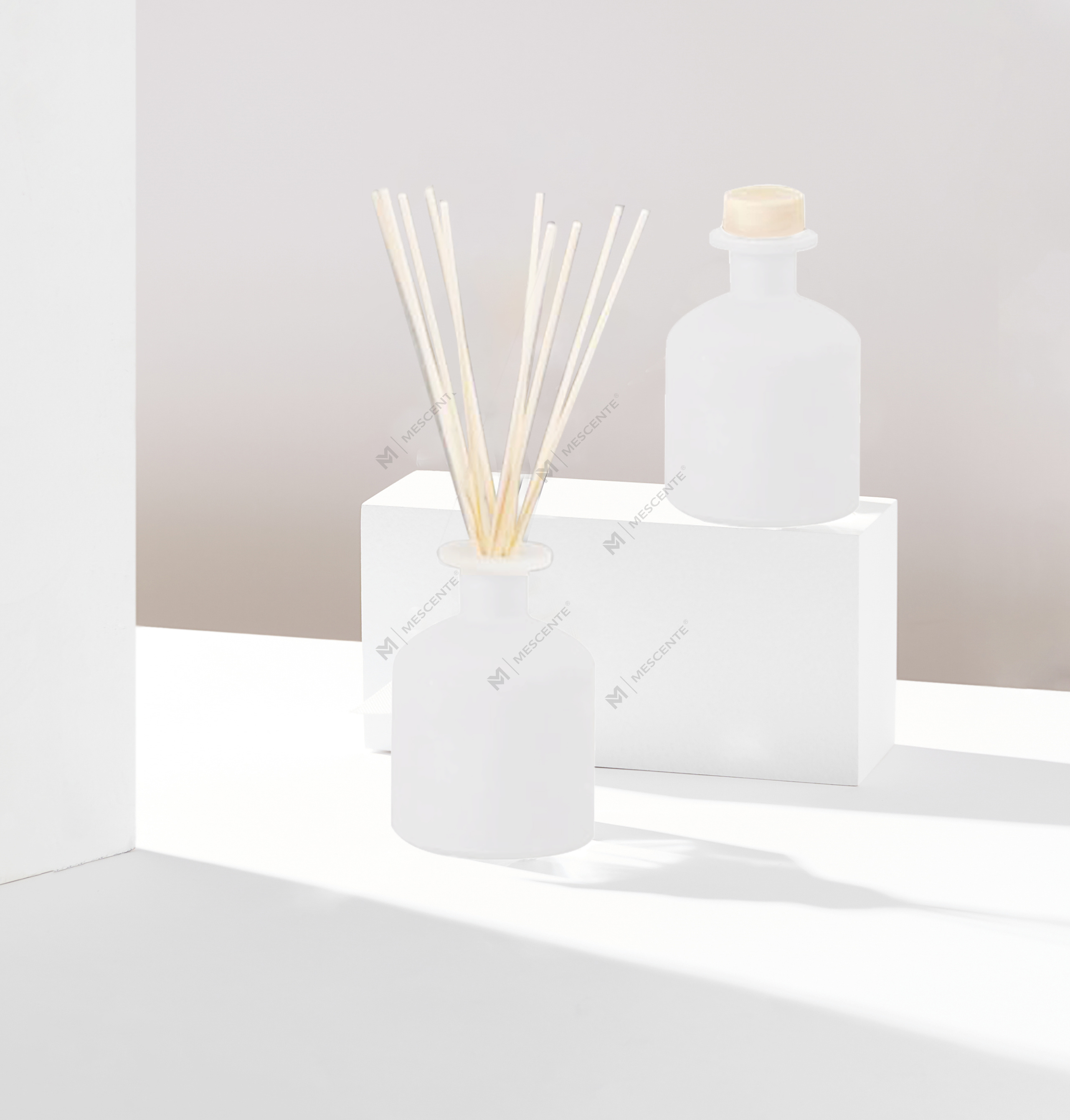 موزع زيت عطري فاخر من ميسينتي بسعة 180 مل مع زجاجة زجاجية مخصصة للفنادق