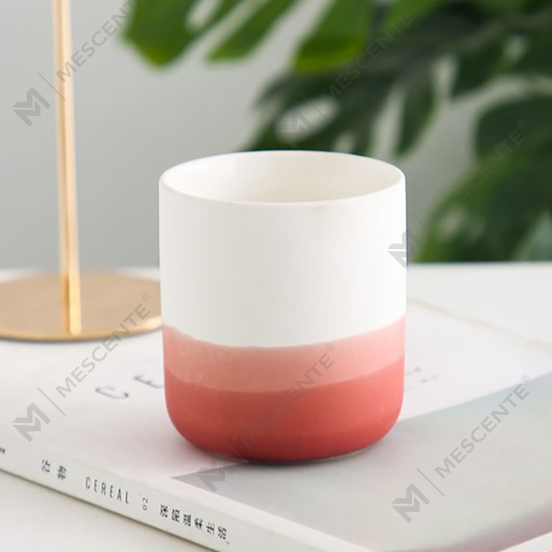 حامل شموع وفوانيس وأوعية شموع من السيراميك المزخرف باللونين الأزرق والأبيض من M&Scent