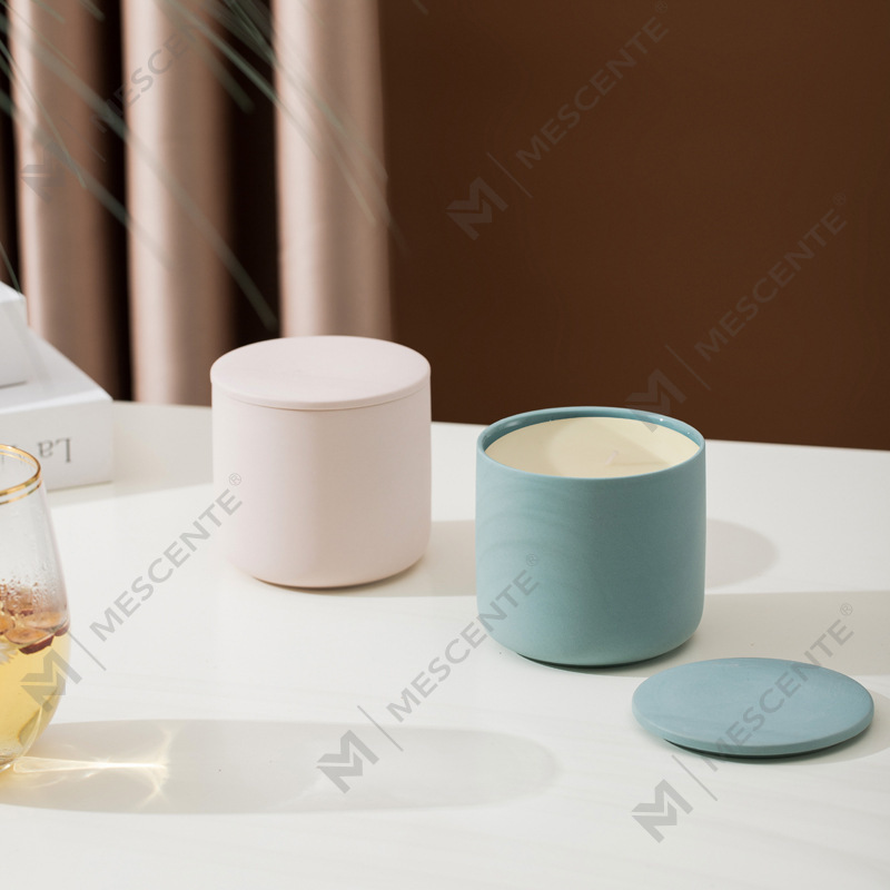 جرة شمعة عيد الميلاد كبيرة الحجم من M&Scent للبيع بالجملة، مصنوعة من الفضة البيضاء المجمدة، بثلاثة فتائل، مع غطاء من الخيزران