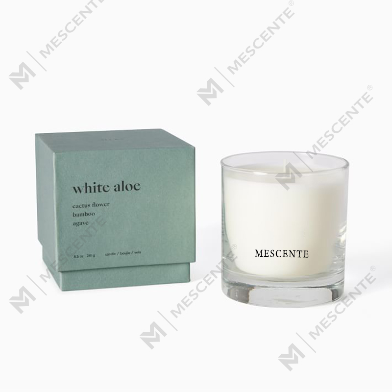 مجموعة شموع معطرة بكعكة الزهور الجافة من وايت بارن لعيد الميلاد مع غطاء