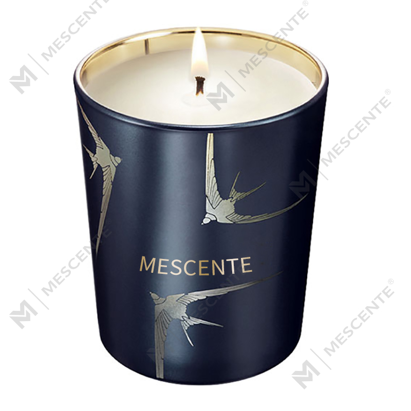 حامل زجاجي فاخر مصنوع يدويًا من M&Scent مع شمعة برائحة الفانيليا مع بلورات