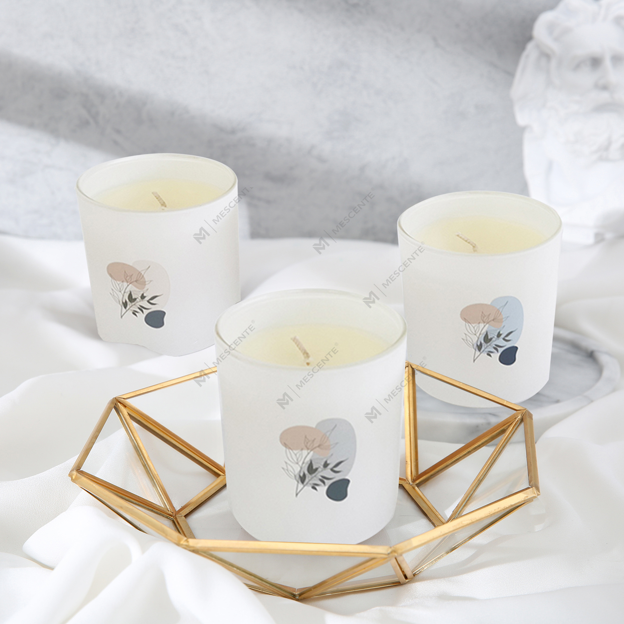 شموع الصويا المتعددة عالية الجودة المعطرة برائحة طبيعية 100% من M&Scent في وعاء زجاجي مع غطاء